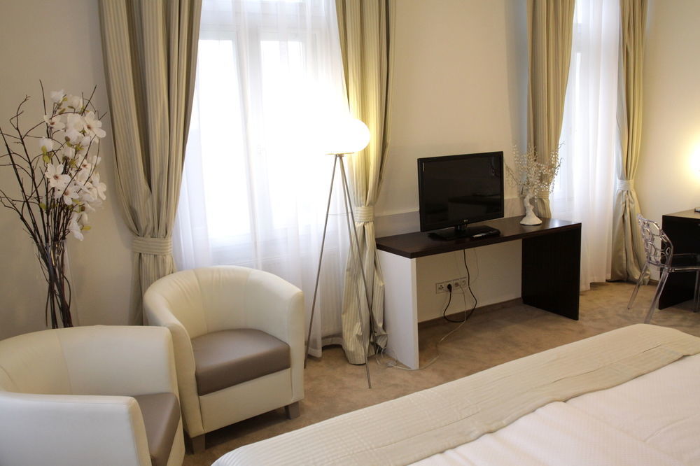Hotel Zamecek Petrovice à Petrovice u Karviné Extérieur photo